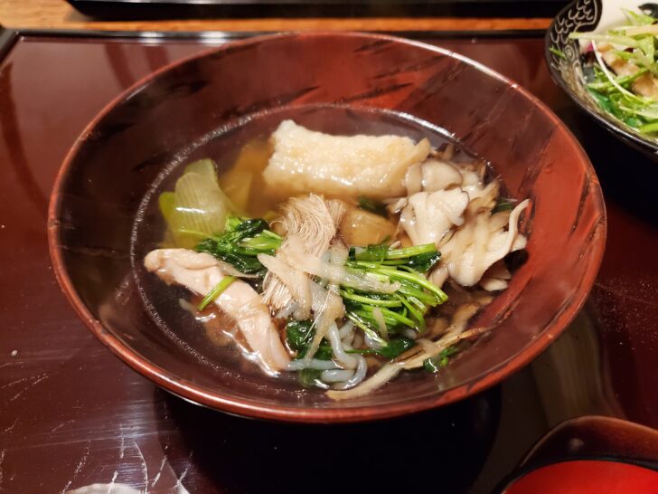 夏瀬温泉 都わすれ の食事は秋田の郷土料理がメイン。県外からの旅行者におすすめの宿です