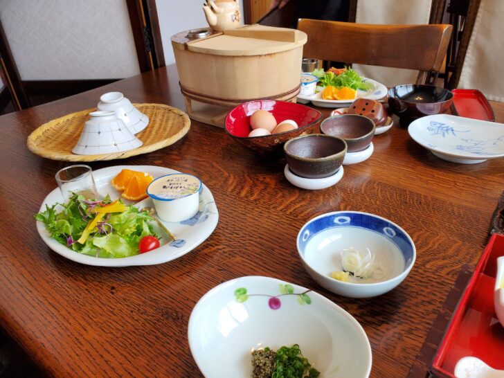 夏瀬温泉 都わすれ の食事は秋田の郷土料理がメイン。県外からの旅行者におすすめの宿です