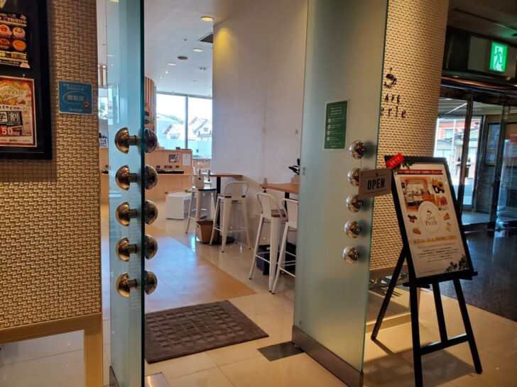 湯沢グランドホテル のチャペルスペースを改修した「CAFE Perle（ぺルーレ）」
