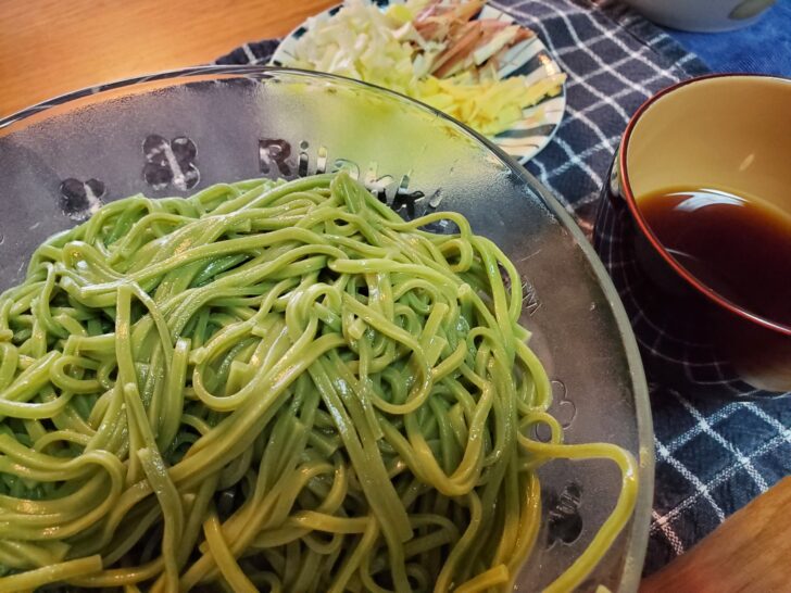 秋田市の農家レストラン「 ゆう菜家 」のモロヘイヤ麺！お土産としても販売されています。