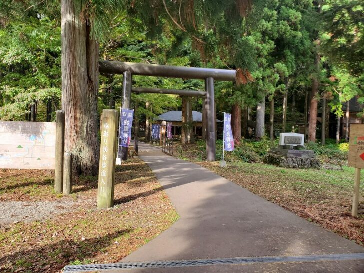 秋田の人気紅葉スポット！「 抱返り渓谷 」散歩がてら、遊歩道を歩くことができます