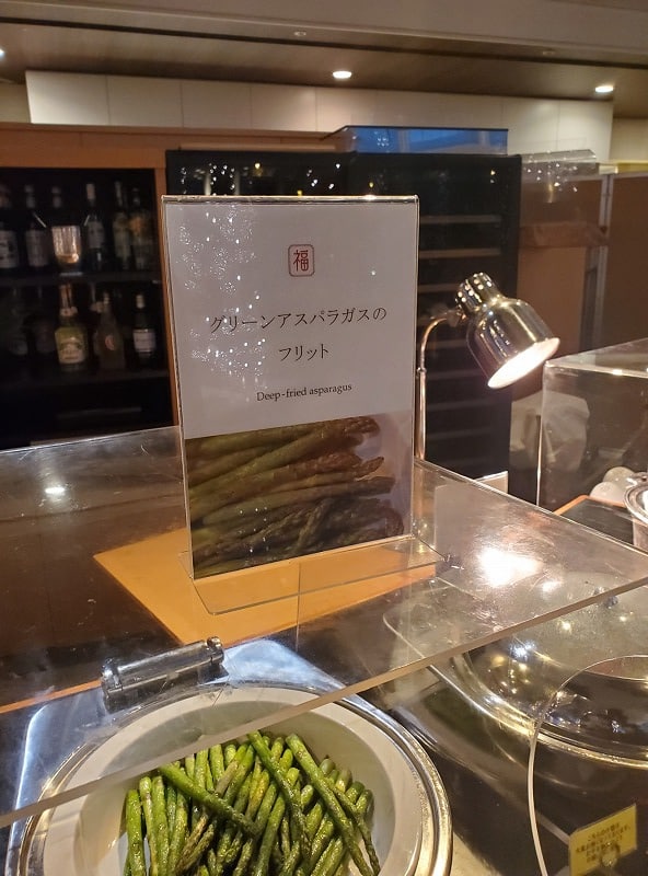 横浜ベイホテル東急 に宿泊。カフェトスカでのディナービュッフェも楽しみました