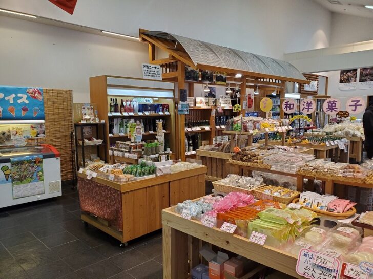 ジャンボウサギで有名な中仙にある「道の駅 なかせん 」コッペパンのお店もあります