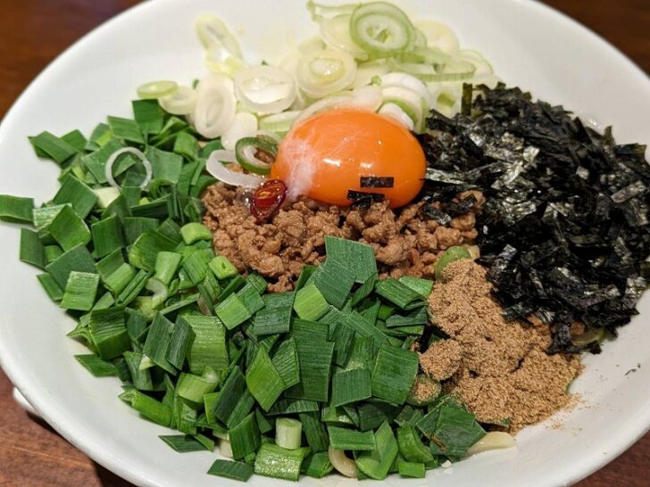 台湾まぜそばが人気の「つけ麺屋 しずく 」仙台にある人気ラーメン店です