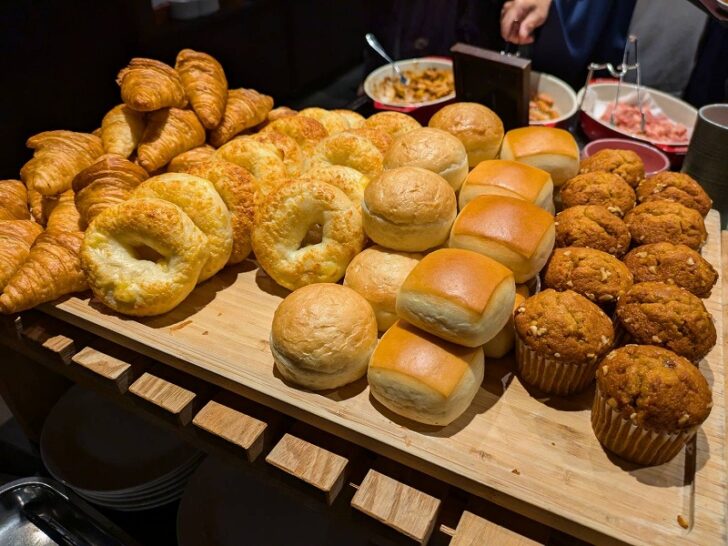 星野リゾート「 青森屋 」のれそれ食堂で、朝夕ともにバイキング